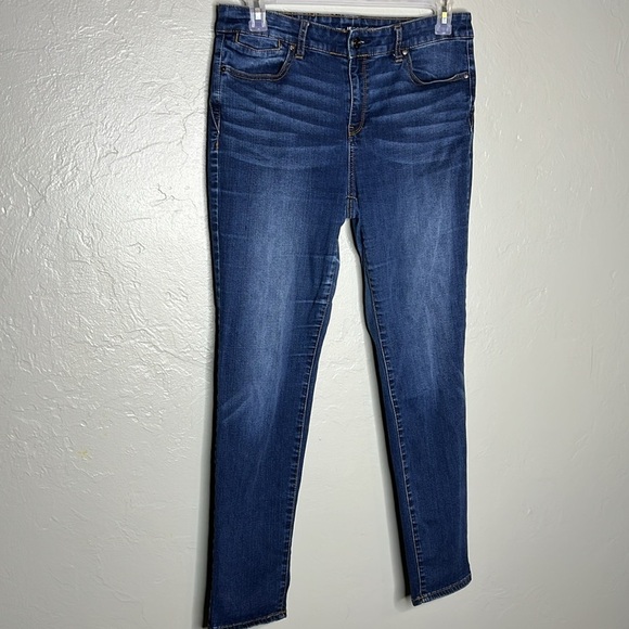 Chico’s the Platinum Dark Wash Jegging - Picture 2 of 6